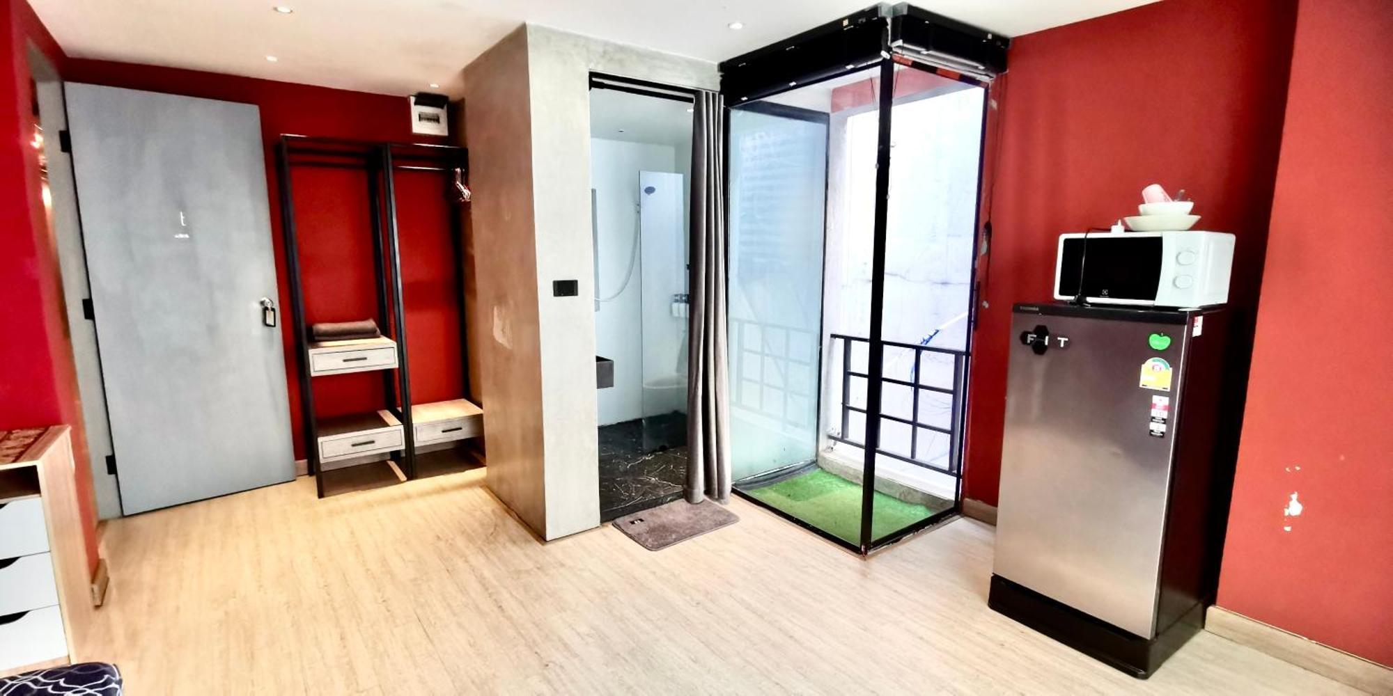 Hip And Funky Apartment Silom Soi 3, With Rooftop View กรุงเทพมหานคร ภายนอก รูปภาพ