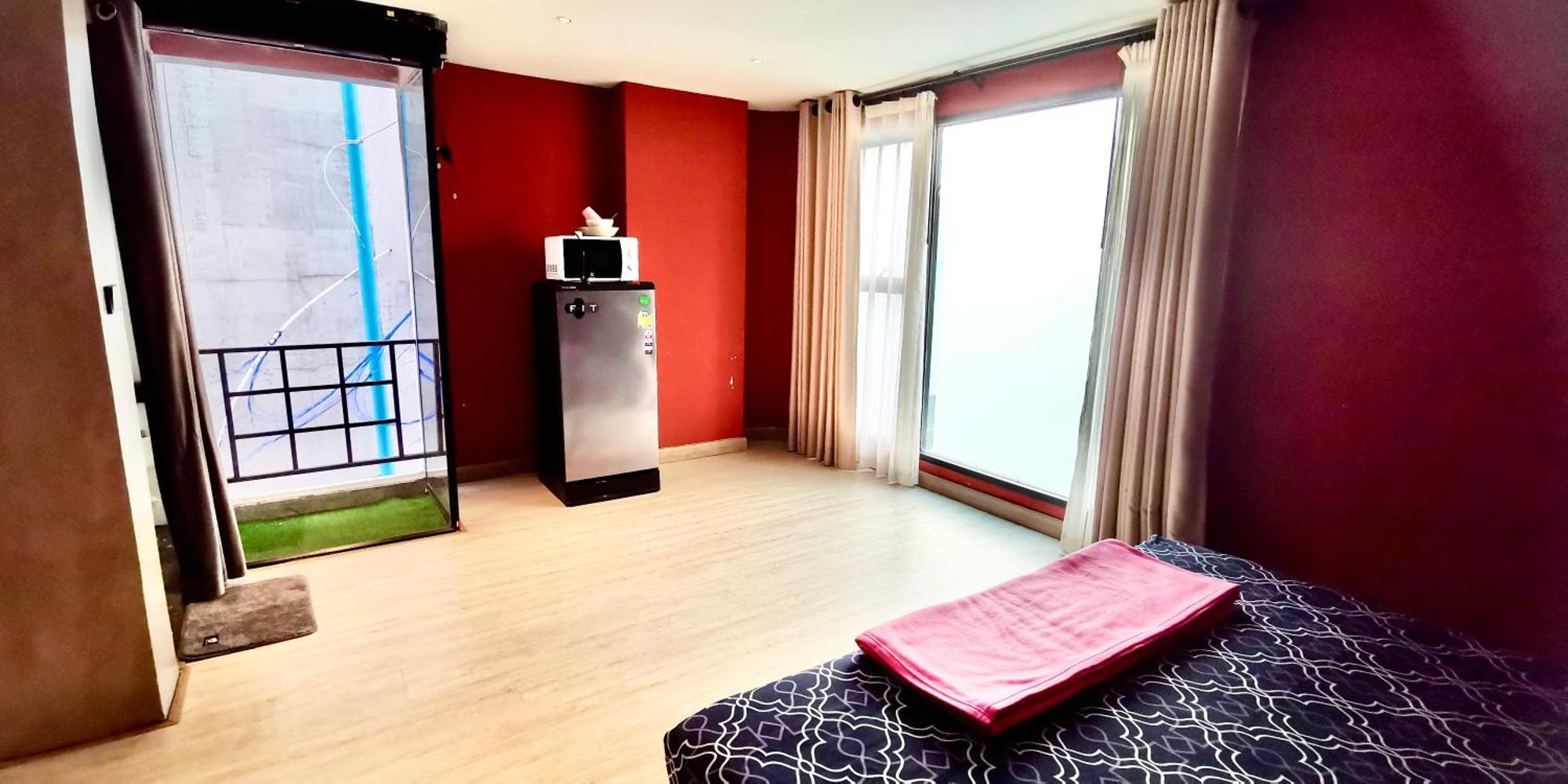 Hip And Funky Apartment Silom Soi 3, With Rooftop View กรุงเทพมหานคร ภายนอก รูปภาพ